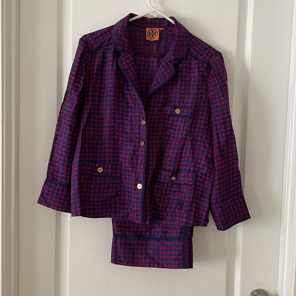 LIKE NEW Tory Burch 100% Silk Pajamas, Womens med